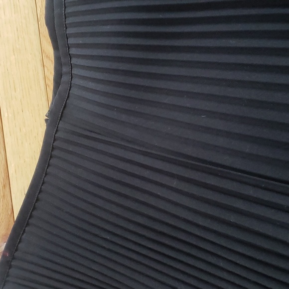 Pleated mid calf skirt - Picture 3 of 4